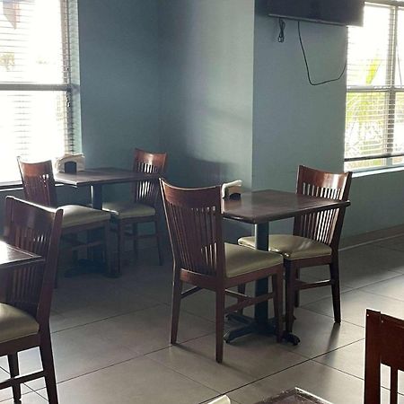 萨姆特乡村套房酒店 外观 照片