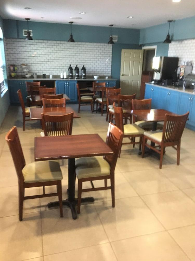 萨姆特乡村套房酒店 外观 照片